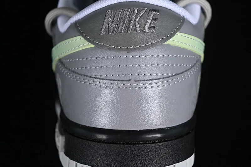 All Categories Nk SB Dunk Series Nk SB Dunk Low Low-top Sneakers Nk Dunk Low Panda Prank Space Exploration-Alien Threat SB Strap Low-top Casual Sneakers DV0831-101
